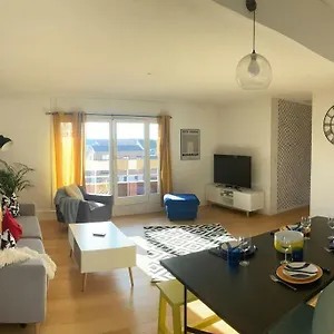 https://charmant-appartement-pop-arty.hotels-rhonealpes.com