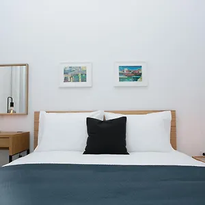 spacious-luminous-central.hotels-of-thessaloniki.com/