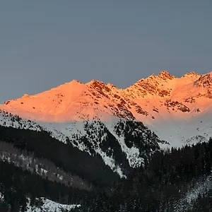 https://lovely-studio-apartment-in-les-contamines-montjoie.hotels-rhonealpes.com